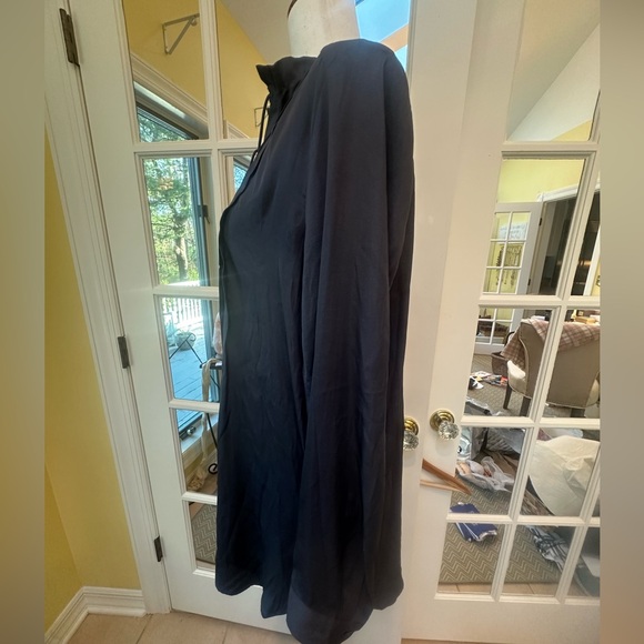 Ann Taylor LOFT EUC Long Silky satin Ruffled Front Tab Color Long Sleeve Blouse - Picture 5 of 9